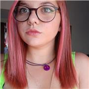 Doy clases de ingles, de sociales, de refuerzo y un poco de todo porque es lo que me gusta hacer